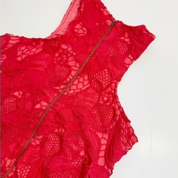 Lovers + Friends Red Crochet Lace Flapper Shift Cocktail Dress Size S - Picture 7 of 8